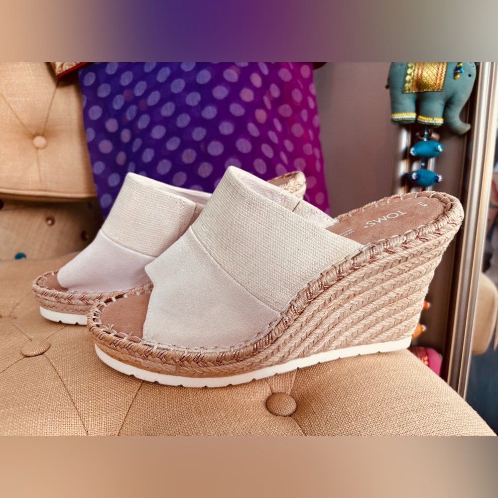 TOMS Cream Espadrille Wedge Slides NWOT❤️